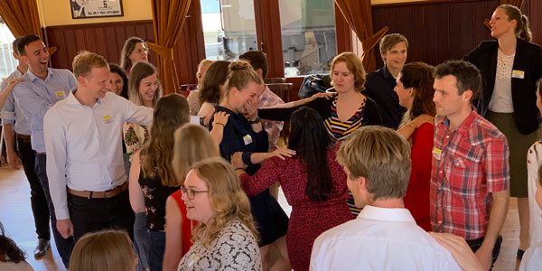 Piramide Van Lencioni En Teamspeling. Teambuilding En Trainingen Met Het Lencioni Model.